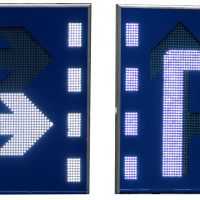 2、直行右轉(zhuǎn)右轉(zhuǎn)可變車道標(biāo)牌(帶分道線)